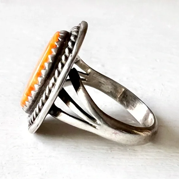 Vintage NATIVE Navajo Spiny Oyster Shell & Sterling Silver Southwestern Ring - Picture 5 of 11